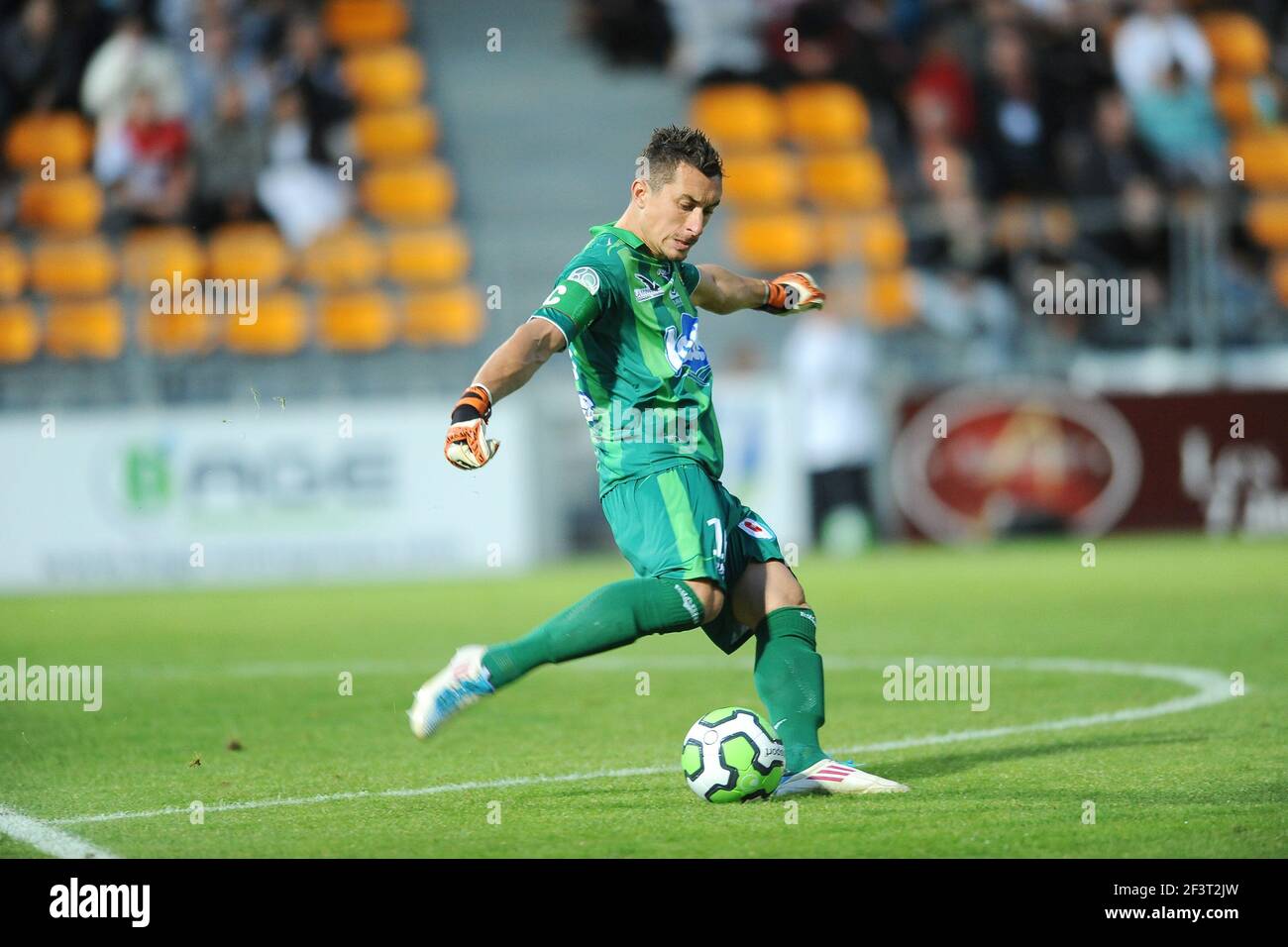 FOOTBALL - LIGUE 2 - FRENCH CHAMPIONSHIP 2012/2013 - STADE LAVALLOIS v AS MONACO - 03/08/2012 - PHOTO PASCAL ALLEE / DPPI - ARNAUD BALIJON (LAV) Stock Photo