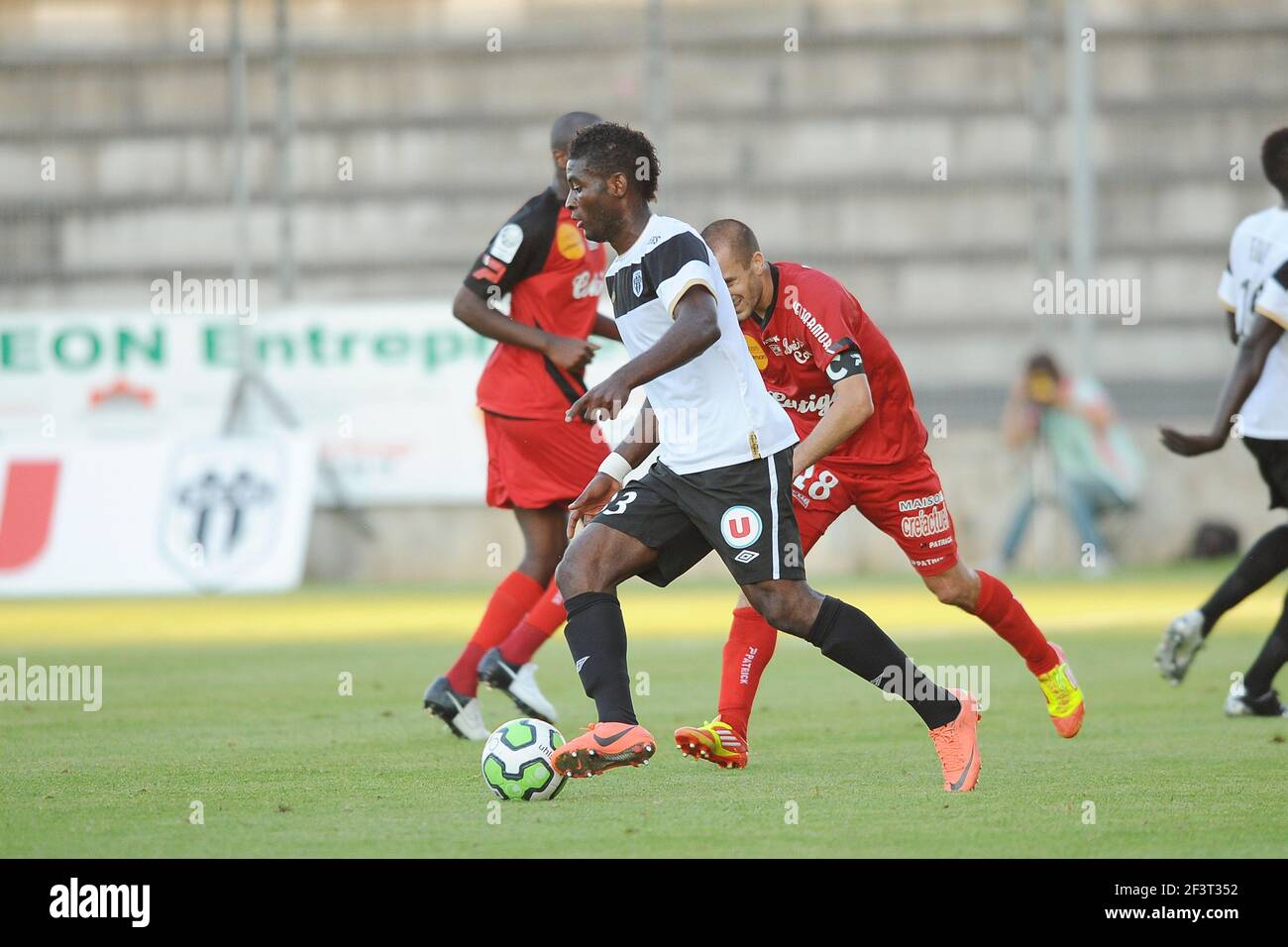 FOOTBALL - FRENCH CHAMPIONSHIP 2012/2013 - L2 - SCO ANGERS v EA GUINGAMP -  10/08/2012 - PHOTO PASCAL ALLEE / HOT SPORTS / DPPI - JEAN PIERRE NSAME (SCO  Stock Photo - Alamy