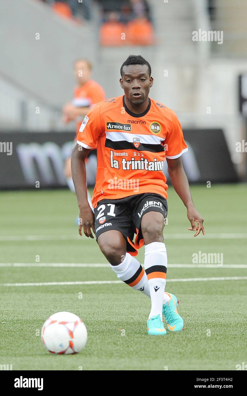 FOOTBALL - FRENCH CHAMPIONSHIP 2012/2013 - L1 - FC LORIENT v AC AJACCIO -  28/10/2012 - PHOTO PASCAL ALLEE / DPPI - Alain TRAORE (FCL Stock Photo -  Alamy