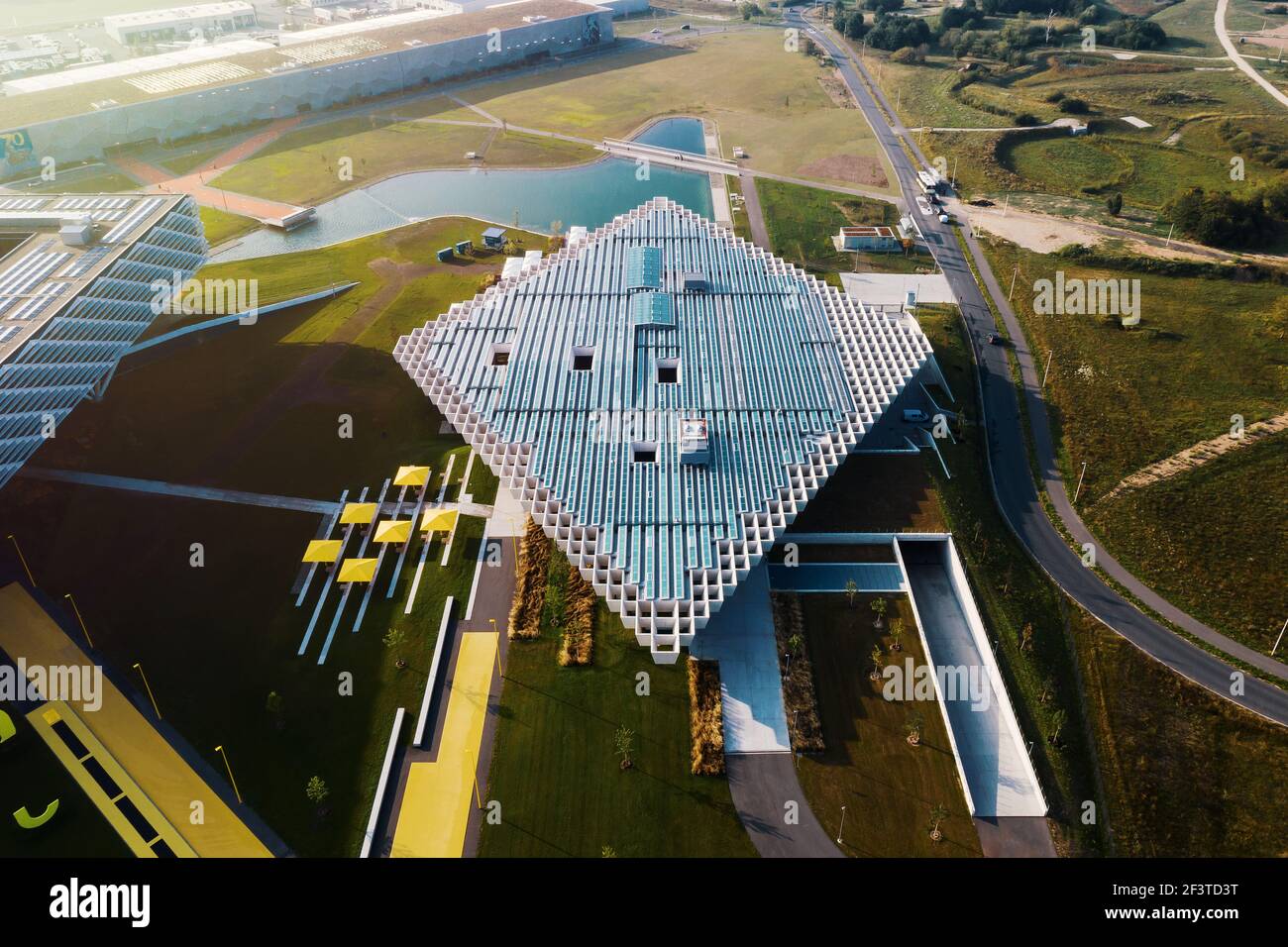 Halftime“ building on Adidas Campus in Herzogenaurach, Germany EDITORIAL  ONLY! photo: Adidas via Kolvenbach Stock Photo - Alamy