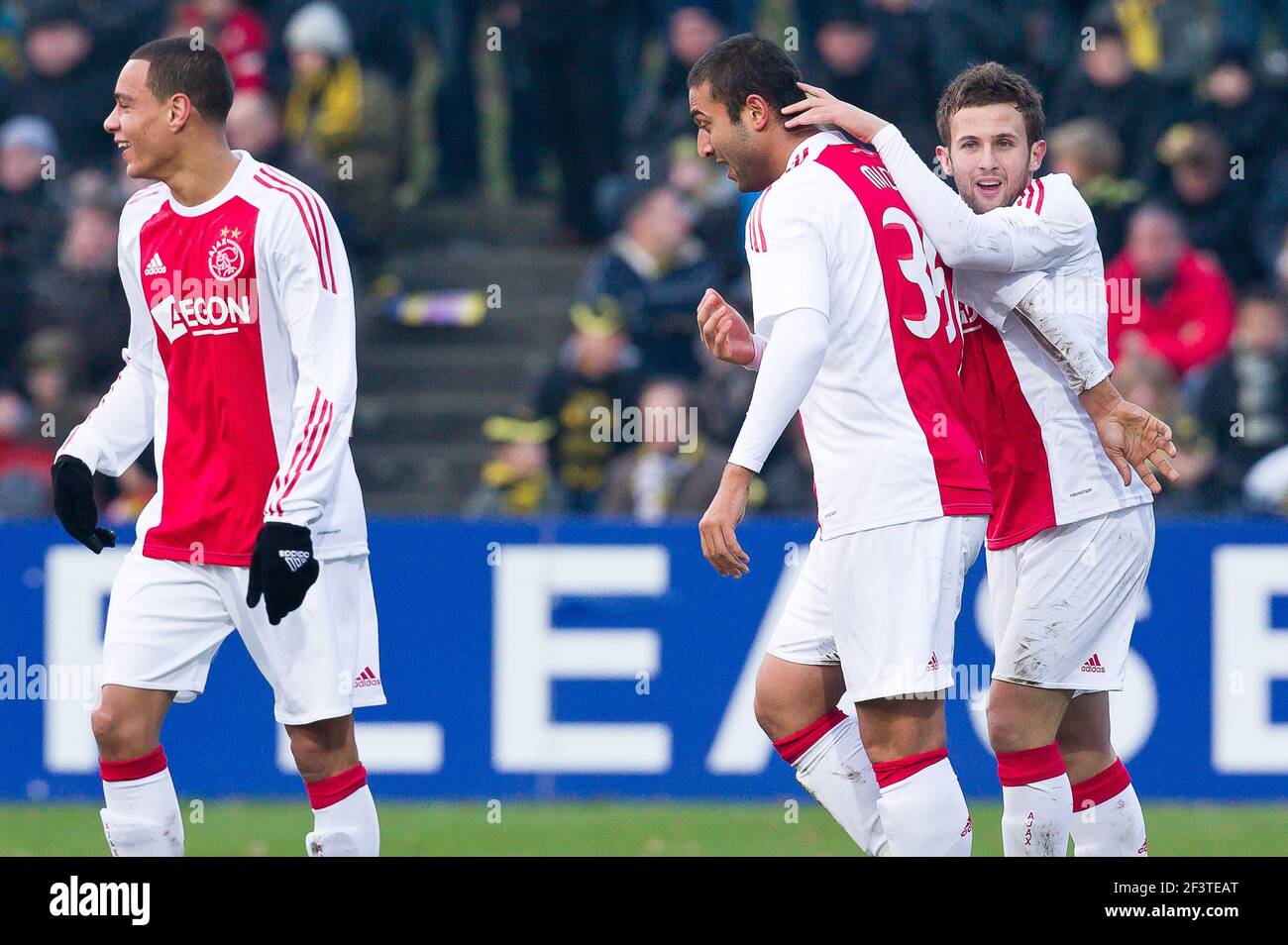 28-11-2010: Voetbal: VVV Venlo - Ajax: Venlo (L-R) Gregory van der
