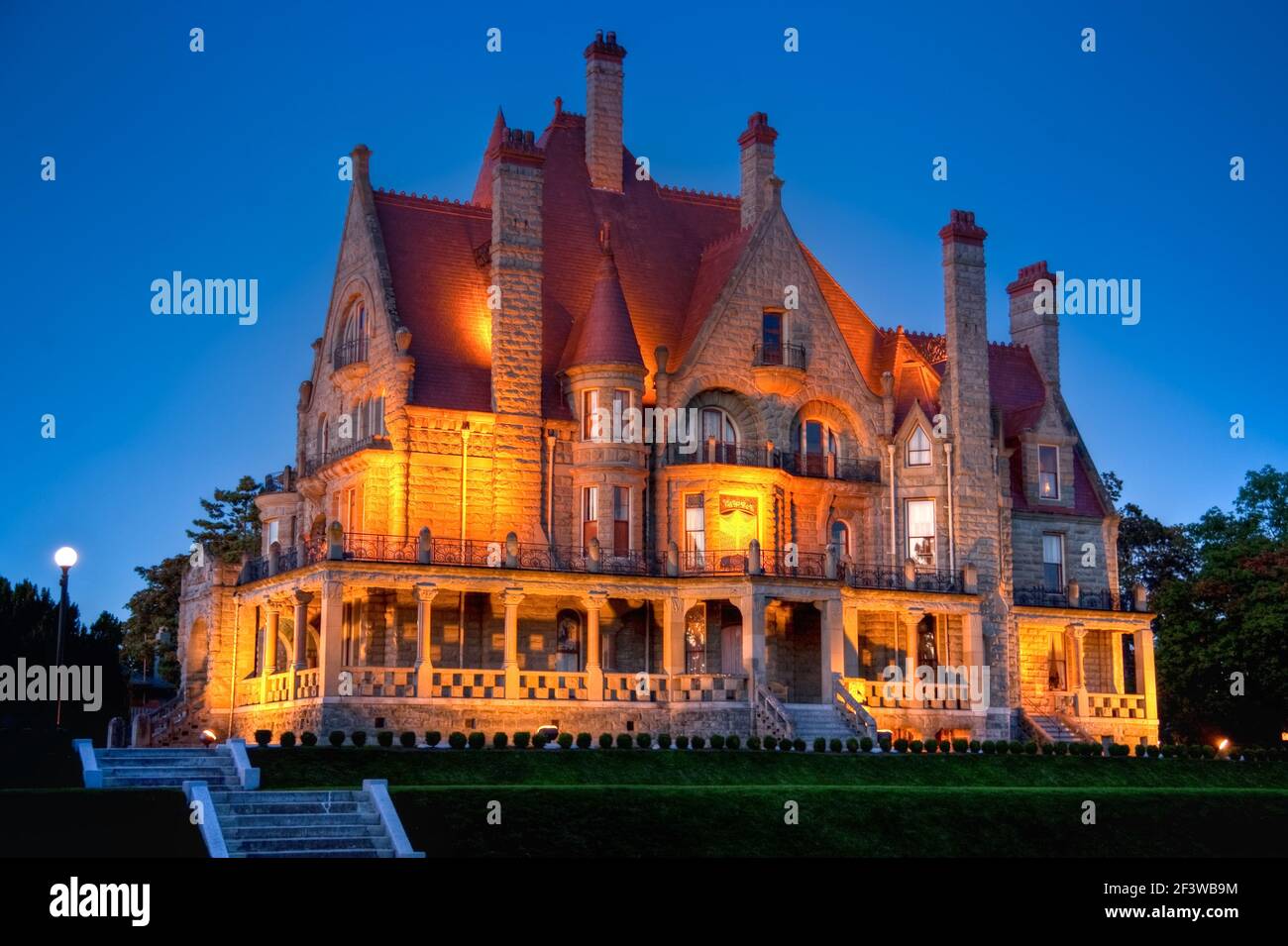 Craigdarroch Castle at night, Victoria, Vancouver Island, British Columbia Stock Photo Alamy