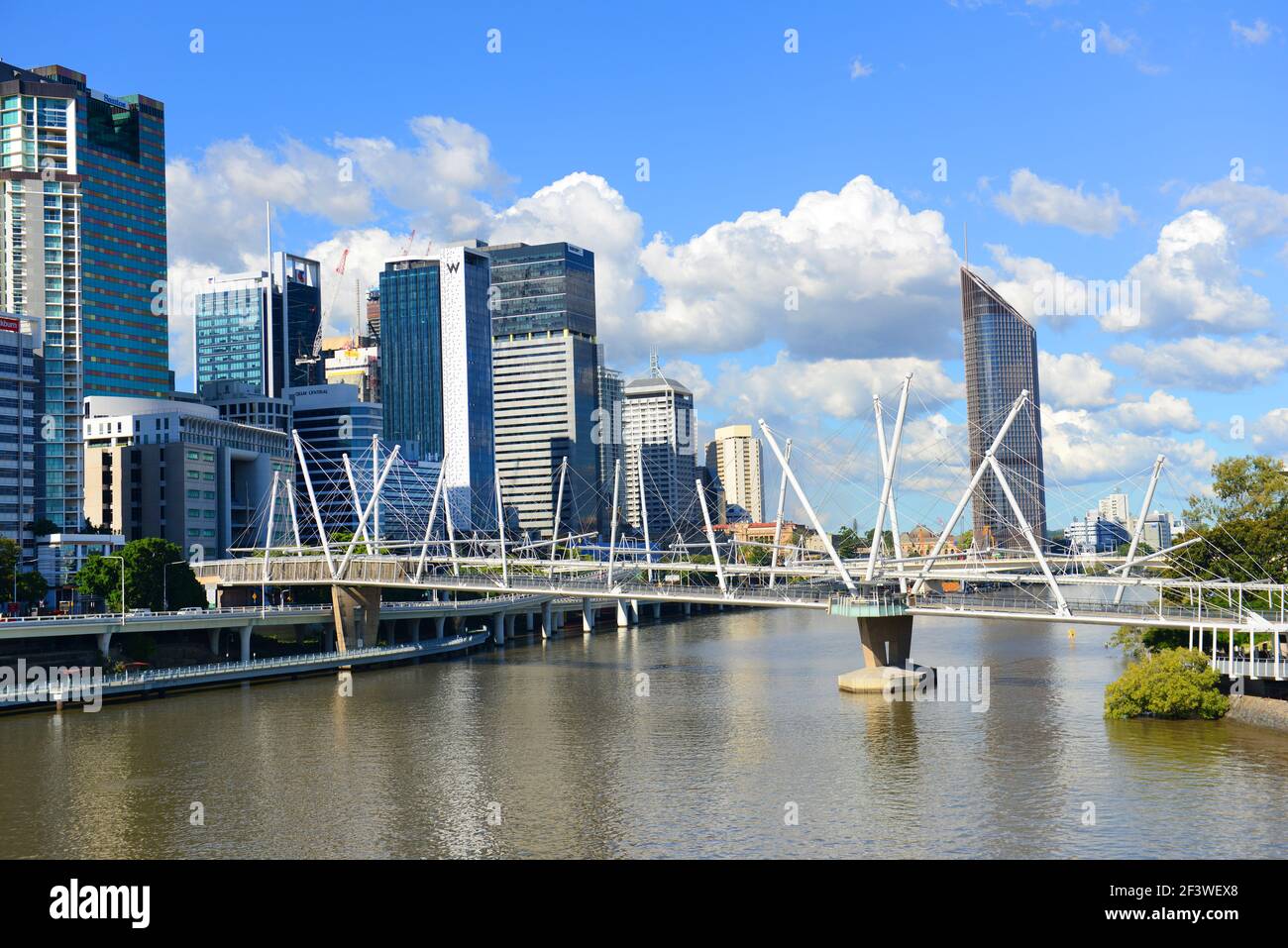 Kurilpa Bridge over the Brisbane river, Queensland, Australia Stock ...