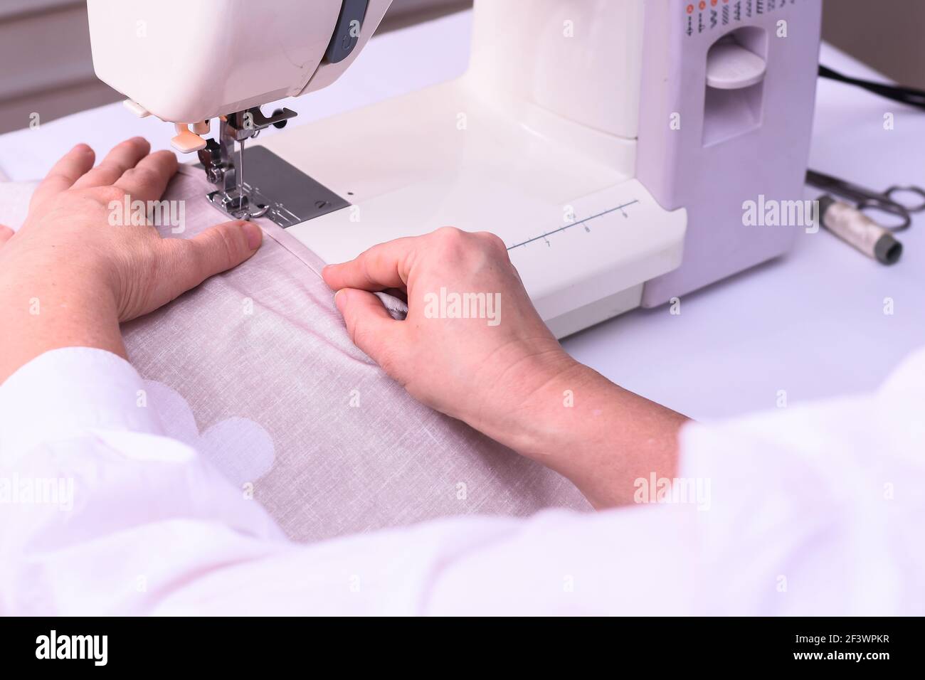 Textile artist hand stitching hires stock photography and images Alamy
