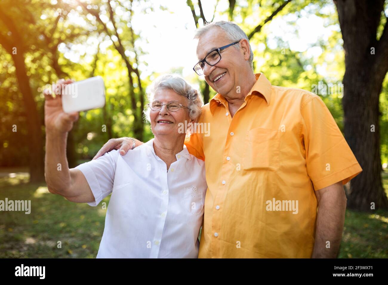 Selfie smiling happy senior hi-res stock photography and images - Alamy