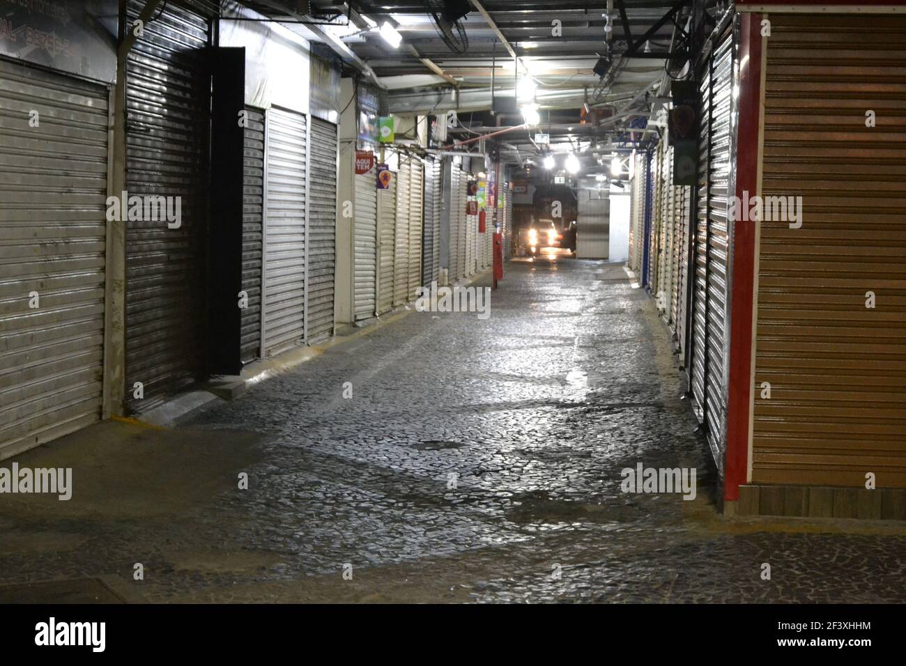 Black market shopping hi-res stock photography and images - Alamy