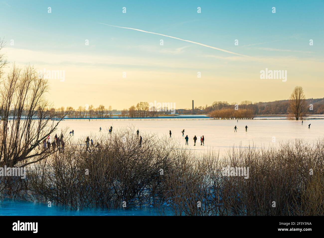 Ice skating landscape hi res stock photography and images Alamy Ice skating landscape hi res stock photography and images Alamy