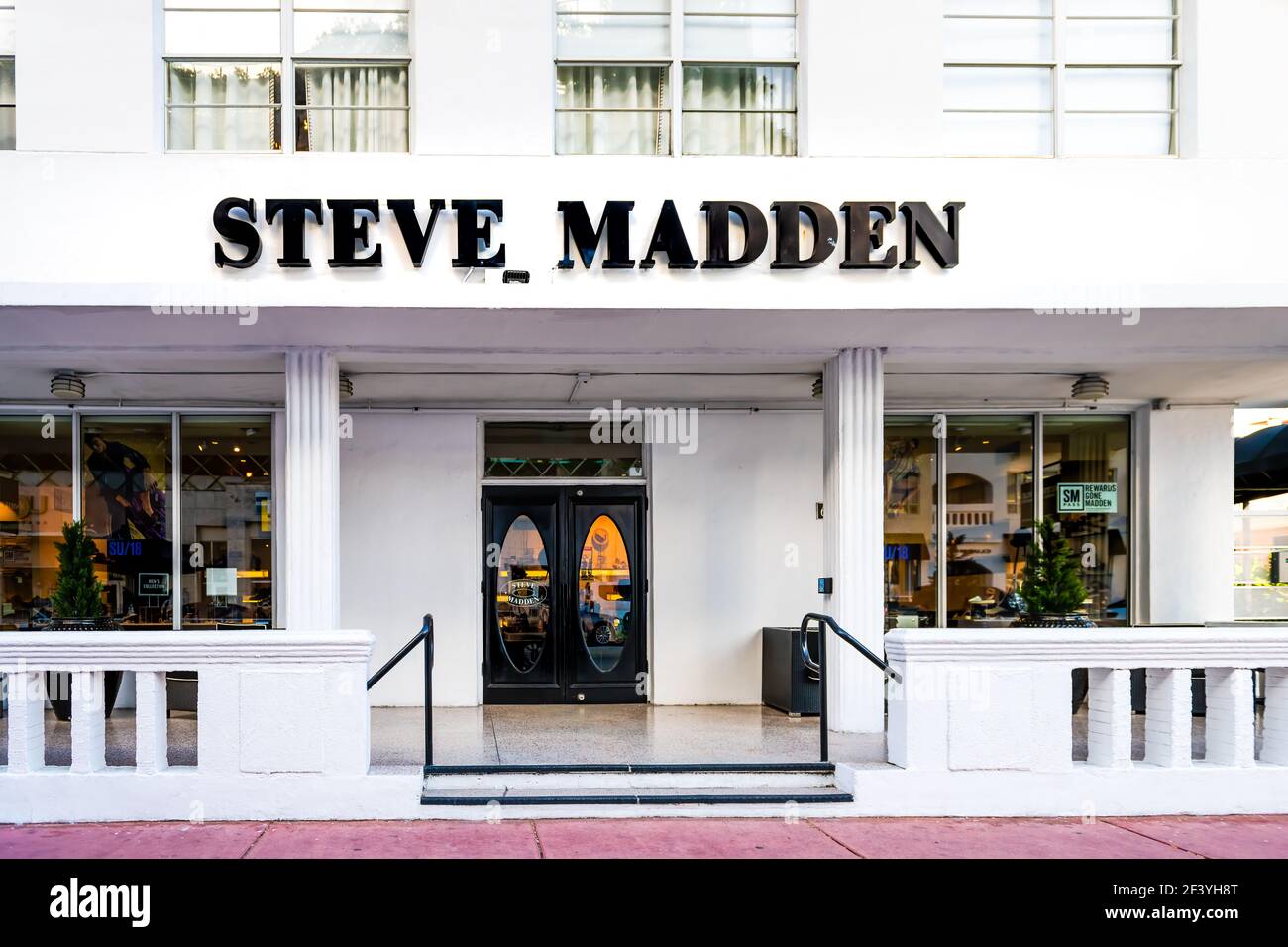 Miami Beach, USA - May 5, 2018: Art Deco district of South Beach in Florida  with shoes clothing store sign for Steve Madden on Lincoln road street in  Stock Photo - Alamy