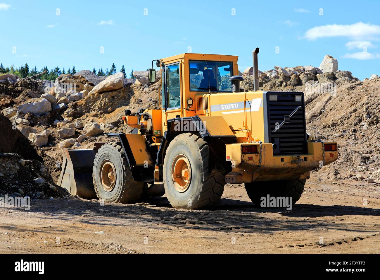 Volvo wheel loader hi-res stock photography and images - Alamy