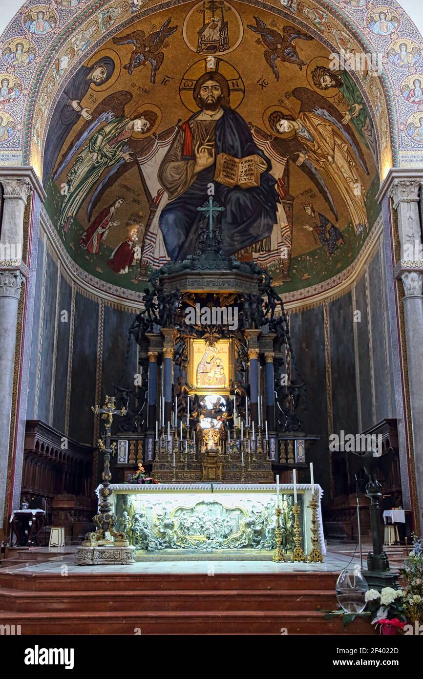 Transept and altar of Roman Catholic Messina Cathedral, Duomo di Messina, Sicily, Italy Stock Photo