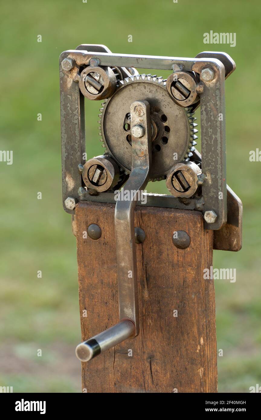 Rope making machine hi-res stock photography and images - Alamy