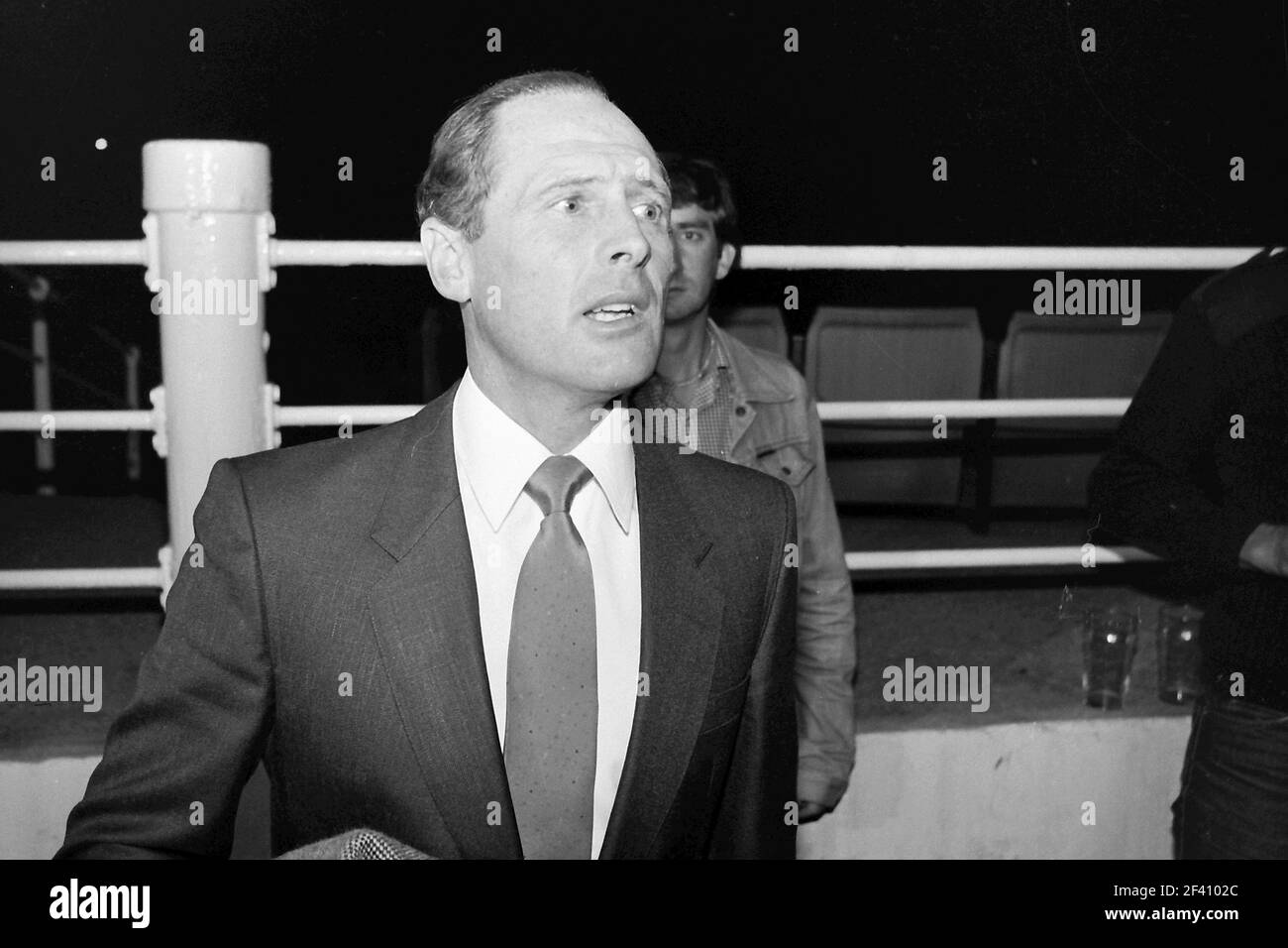 Geoff Boycott and Ray Illingworth discuss the future Yorkshire County Cricket club at Headingley in Sept 1981 in a press scrum Stock Photo