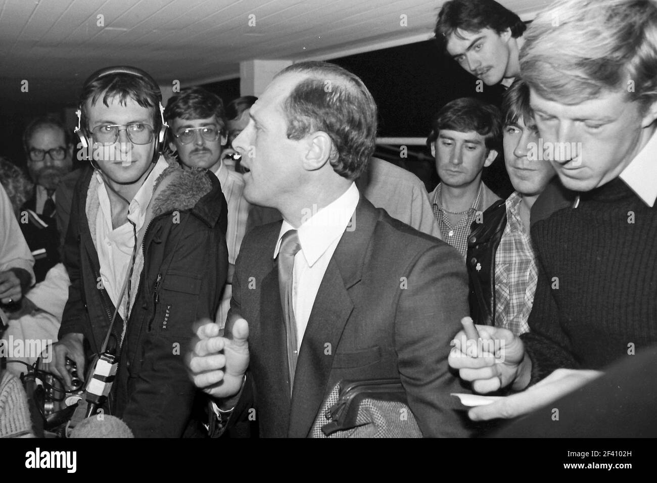 Geoff Boycott and Ray Illingworth discuss the future Yorkshire County Cricket club at Headingley in Sept 1981 in a press scrum Stock Photo