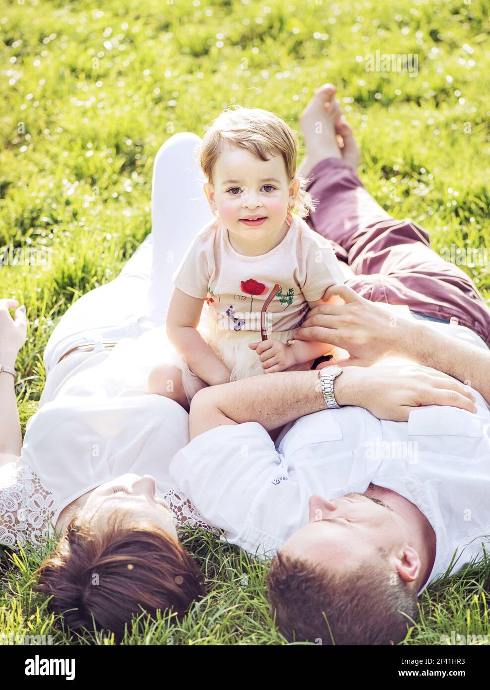 Family relaxing in nature hi-res stock photography and images - Alamy