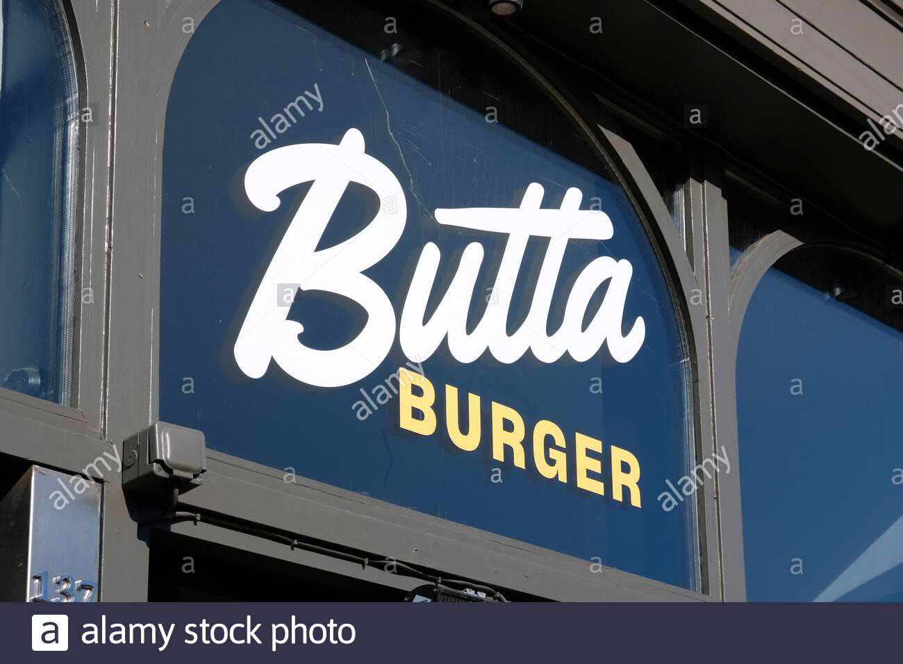 Burger street food hires stock photography and images Alamy