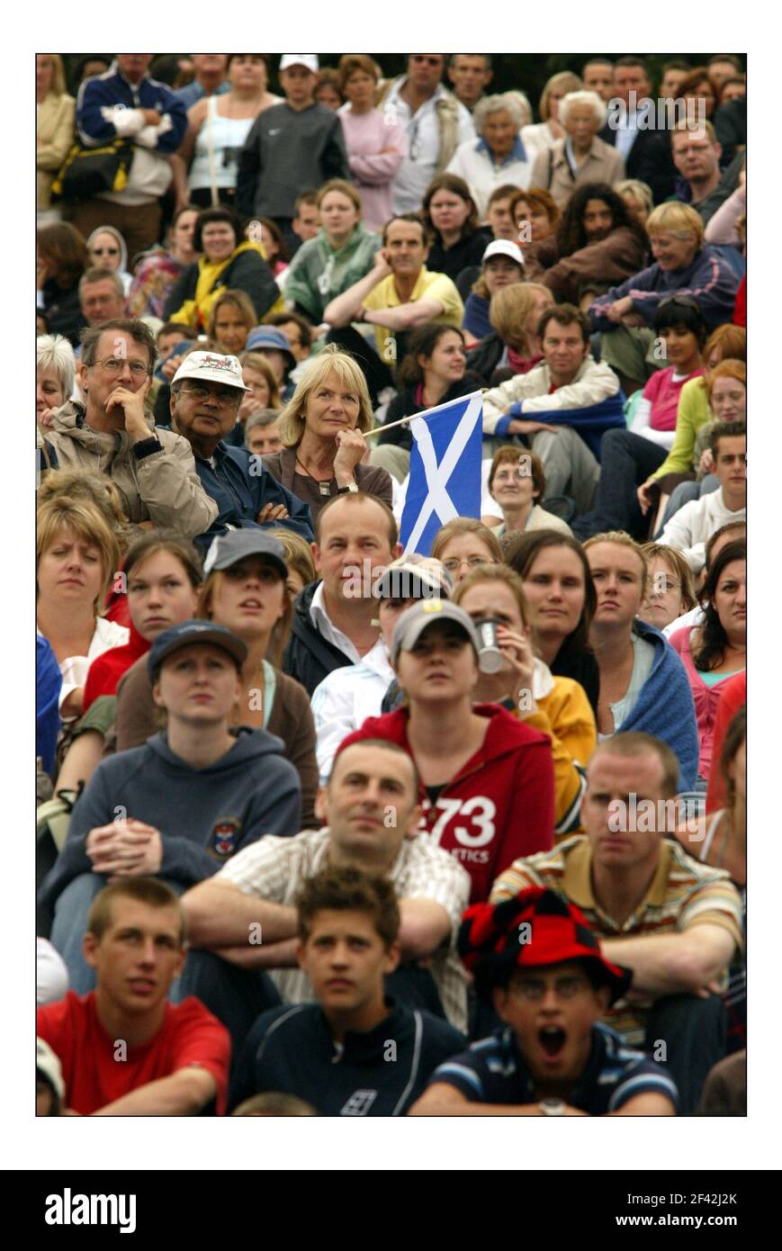 Support for Andrew Murray on Murray Mount (Henman Hill) Murray was playing against David Nalbandian.pic David Sandison 25/6/2005 Stock Photo