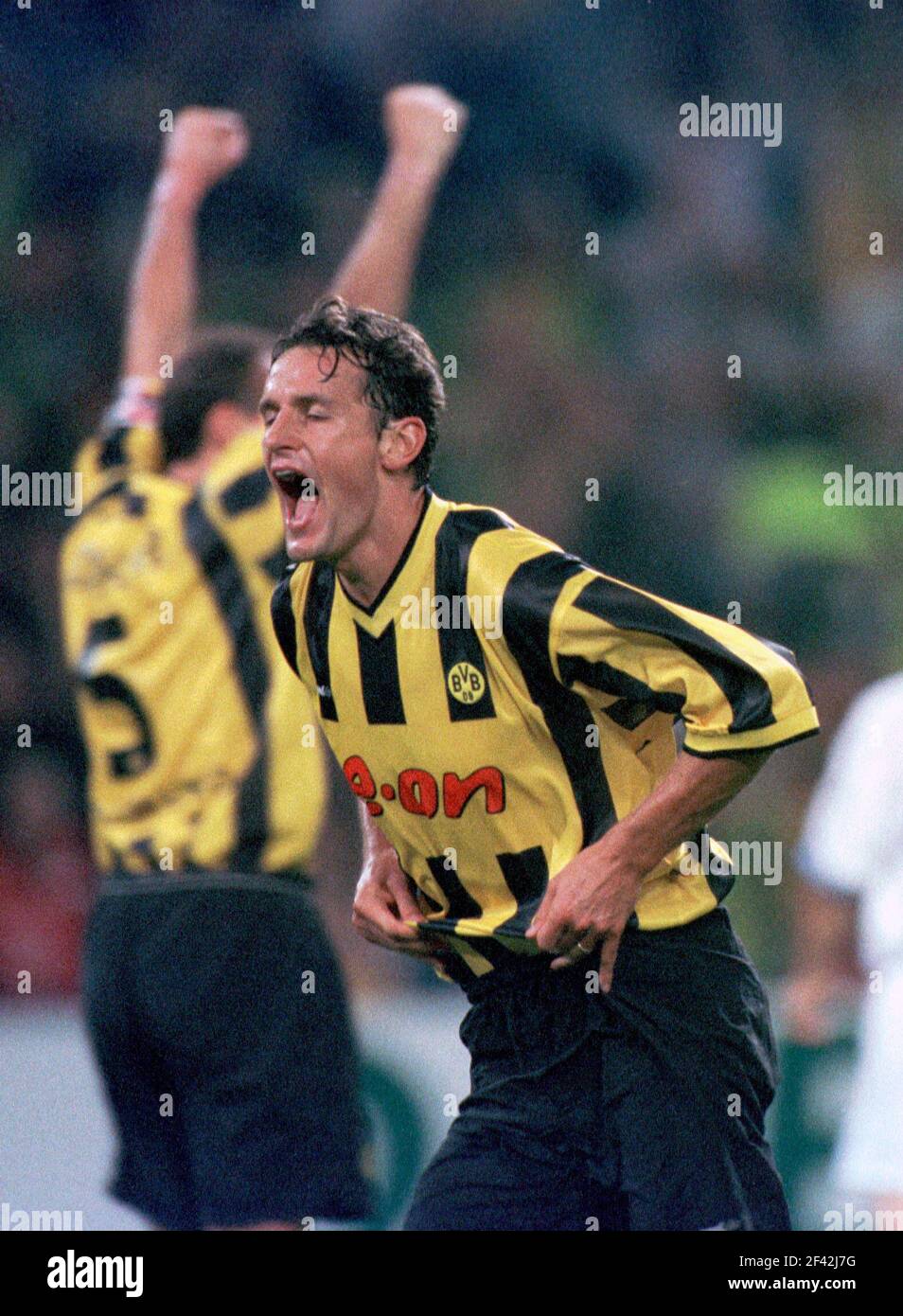 Dortmund, Germany 11.8. 2000, Football:  Bundesliga season 2000/01,  Borussia Dortmund (BVB, yellow) vs Hansa Rostock (HRO, white) 1:0 - Heiko HERRLICH (BVB) Stock Photo