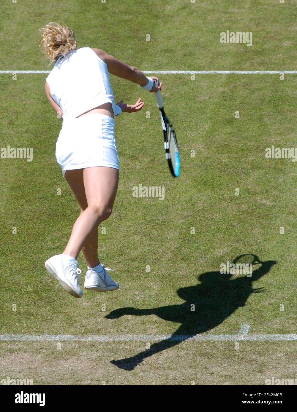HASTINGS DIRECT TENNIS CHAMPIONSHIPS AT DEVEONSHIRE PARK EASTBOURNE KIM  CLIJSTERS DURING HER MATCH WITH JELENA JANKOVIC 14/6/2005 PICTURE DAVID  ASHDOWNTENNIS Stock Photo - Alamy