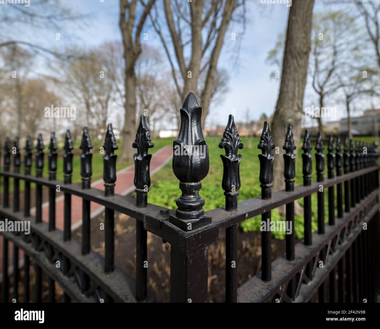 Green wrought iron fence hi-res stock photography and images - Alamy