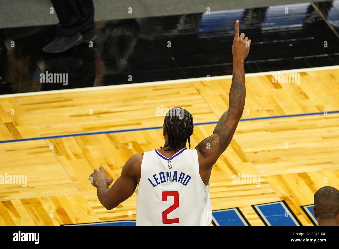 Basketball buzzer beater shot Stock Photo - Alamy