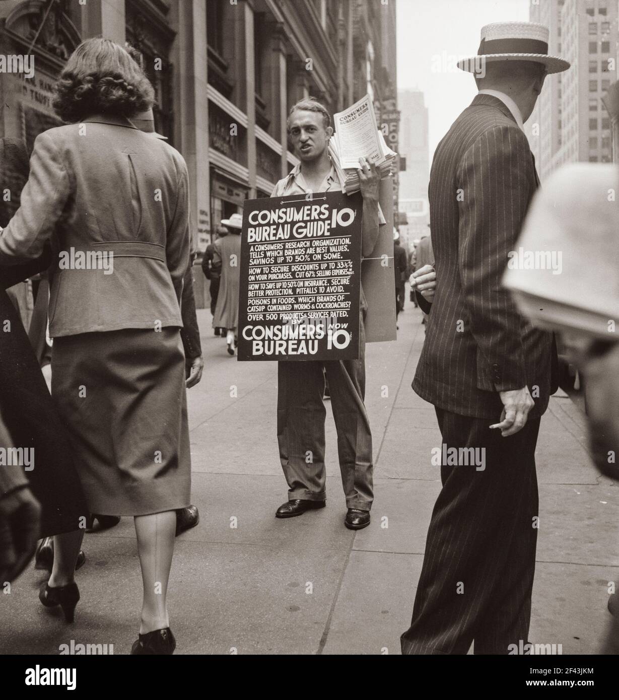 Blue Blaze mine. Consumers, mining town near Price, Utah. Miners coming  home. March 1936. Photograph by Dorothea Lange Stock Photo - Alamy