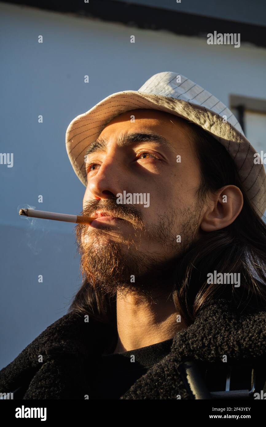 feel sick after smoking cigarette Going through smoking withdrawal? We've got you. 🤗 You may notice symptoms  like difficulty concentrating and stomach aches as you quit. This is your  body and brain getting used to going without