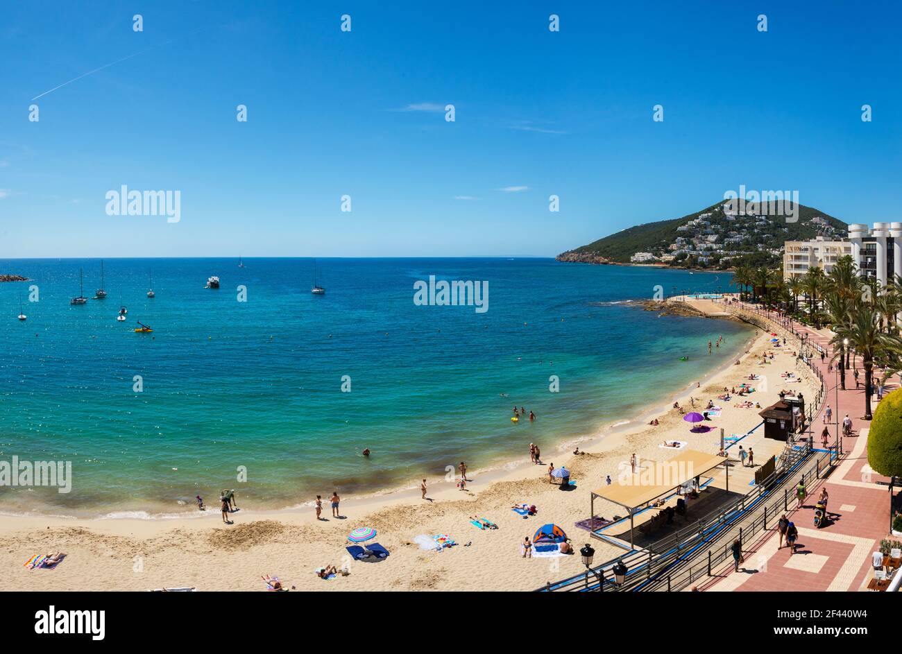 east-coast-of-spain-beach-family-hi-res-stock-photography-and-images