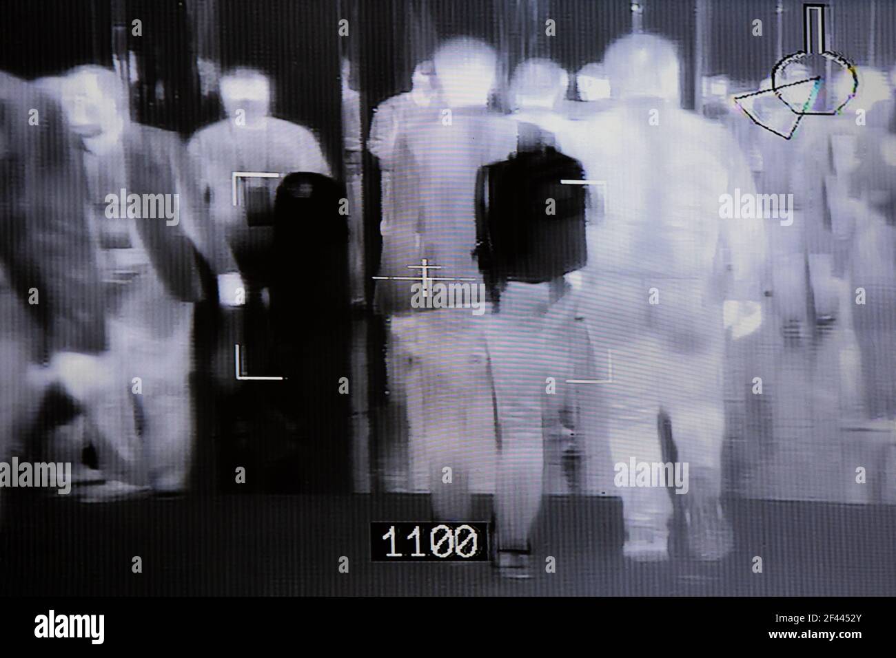 thermal vision device screen measuring themperature Stock Photo Alamy