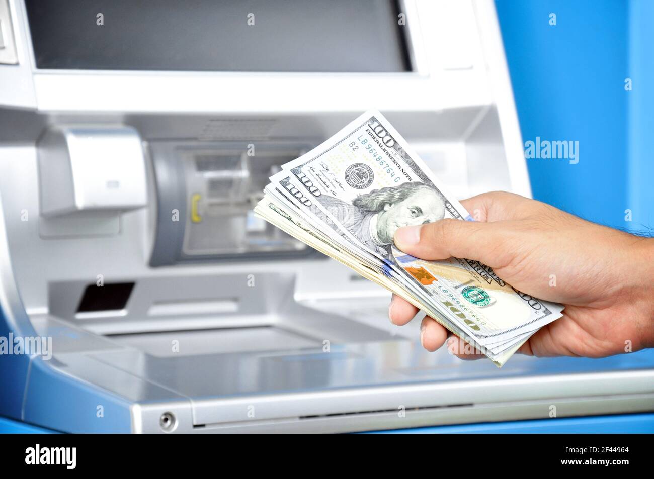 Atm money in use hi-res stock photography and images - Page 3 - Alamy