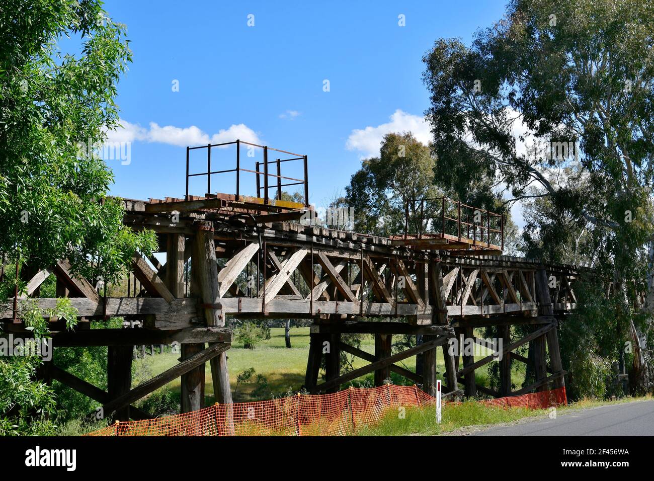 Australia, nostalgic wooden Prince Alfred railway bridge in Gundagai