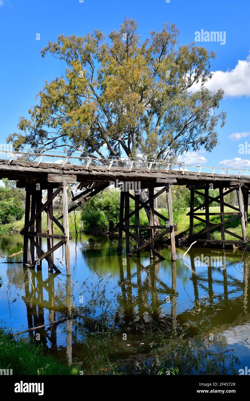 Australia, nostalgic wooden Prince Alfred railway bridge in Gundagai