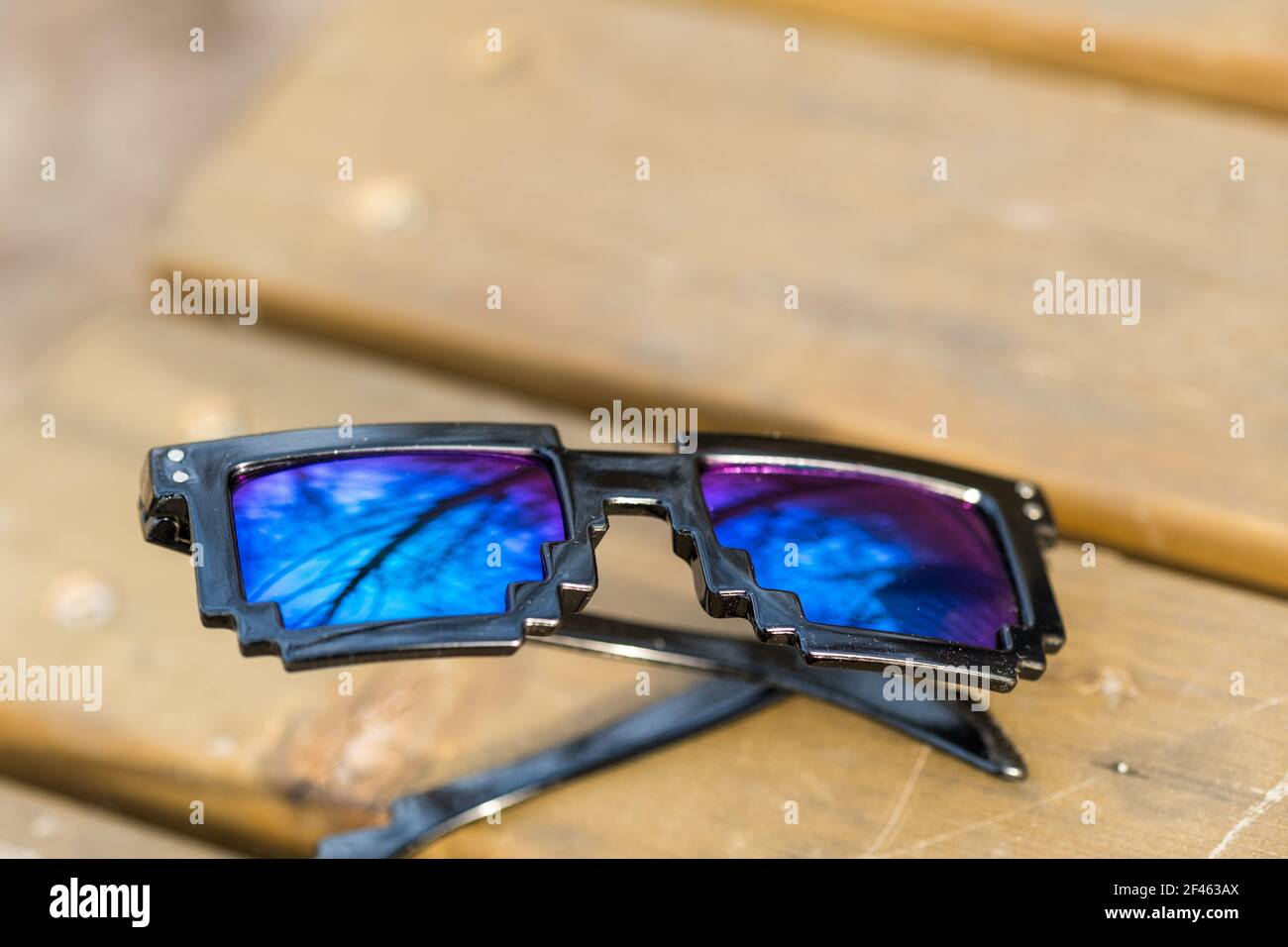 Pixel sunglasses hi-res stock photography and images - Alamy