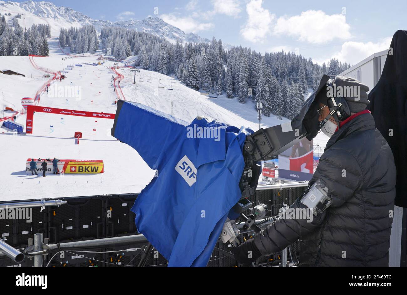 A cameraman of Schweizer Radio and Fernsehen (SRF RTS TV) films the Alpine  Skiing World Cup final in Lenzerheide, Switzerland, March 19, 2021.  REUTERS/Denis Balibouse Stock Photo - Alamy