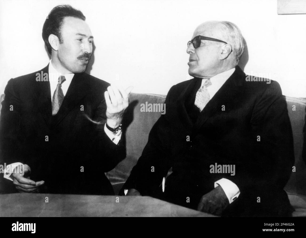 Houari Boumédiène (1932-1978), presidente de la república de Argelia, y Habib Burguiba (1903-2000), primer presidente de la república de Túnez. Stock Photo