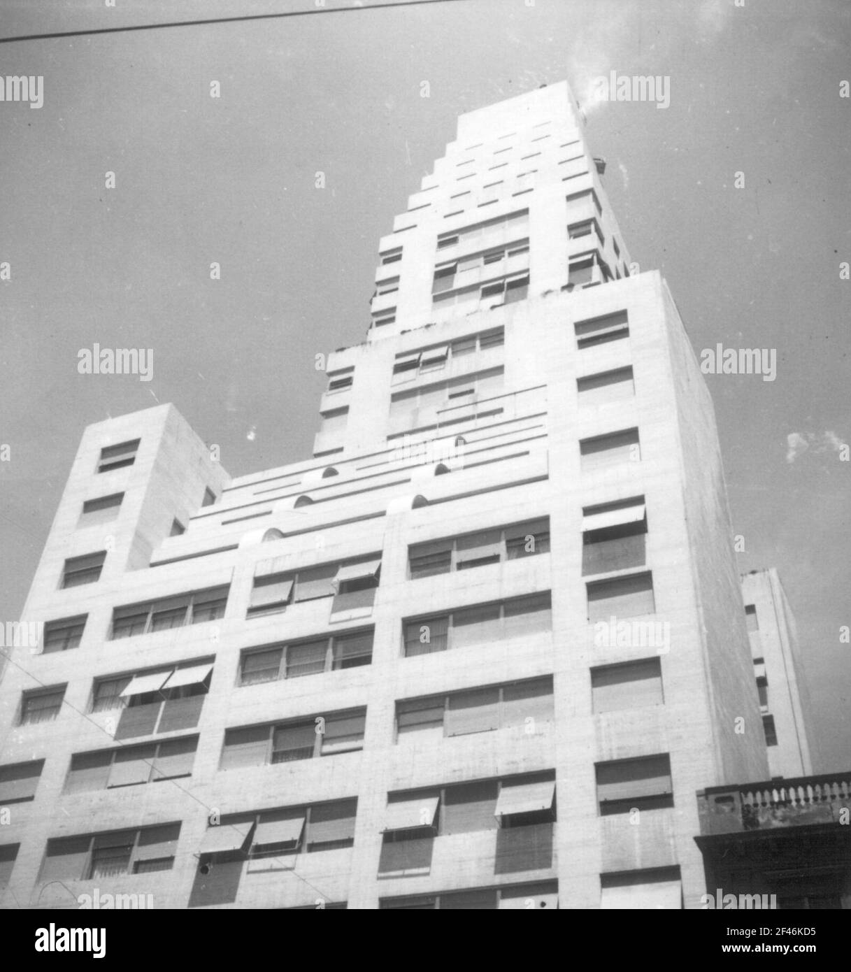 Skyscraper area Black and White Stock Photos & Images - Alamy