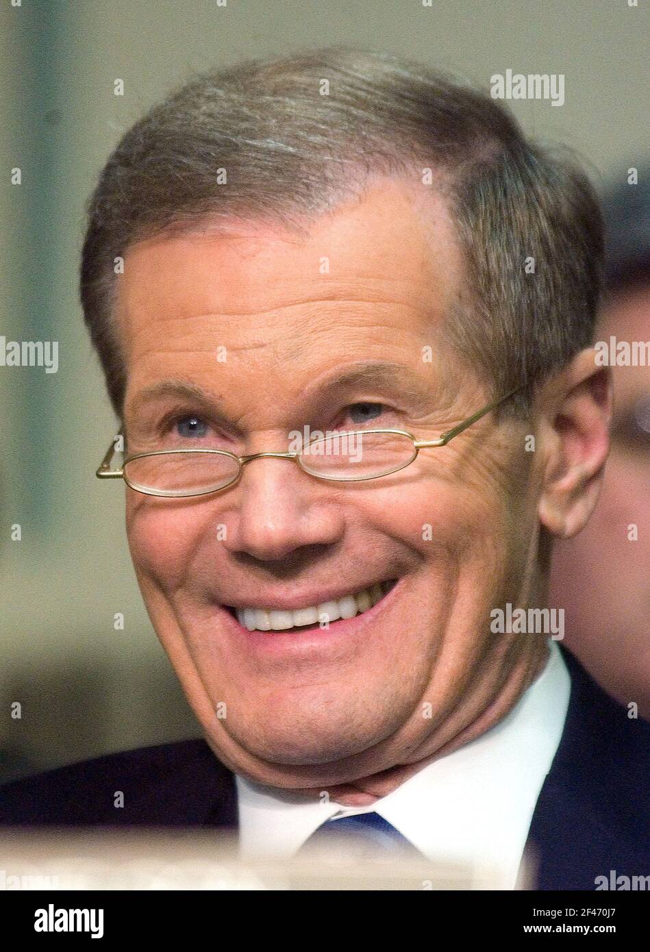 United States Senator Bill Nelson (Democrat of Florida) listens to testimony from United States Secretary of Commerce-designate Carlos Gutierrez on his nomination to replace Don Evans before the United States Senate Committee on Commerce, Science, and Transportation in Washington, D.C. on January 5, 2004. .Credit: Ron Sachs / CNP | usage worldwide Stock Photo