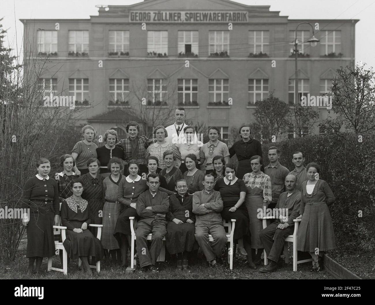 Workforce of the Toy Factory Georg Zöllner in front of the factory ...