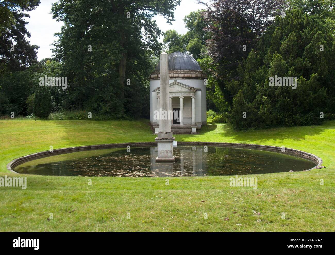 The Ionic Temple, Obelisk and Mirror Pond in Chiswick House Gardens was Lord Burlington's first architectural project in 1717 Stock Photo
