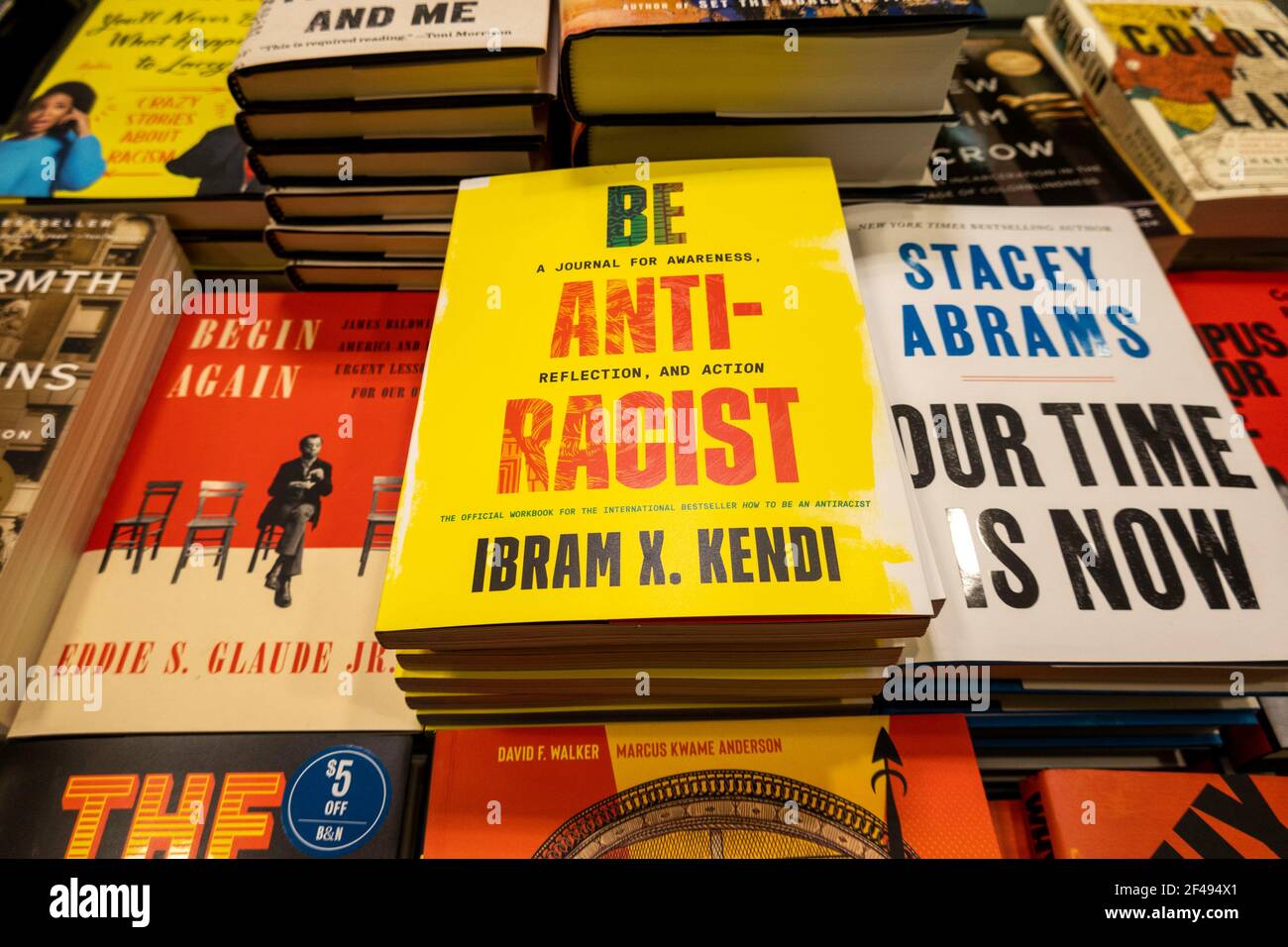 How to be an anti racist book hi-res stock photography and images - Alamy