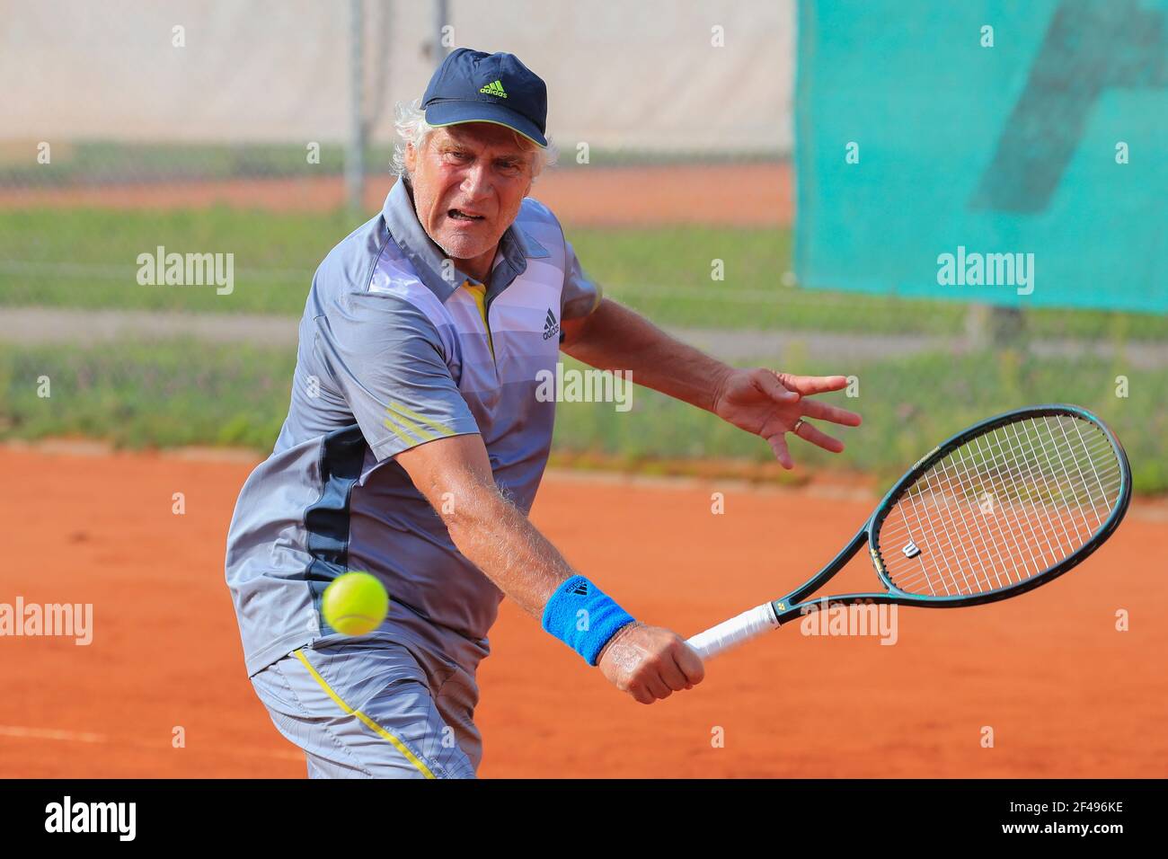 Senior outdoor activities hires stock photography and images Alamy