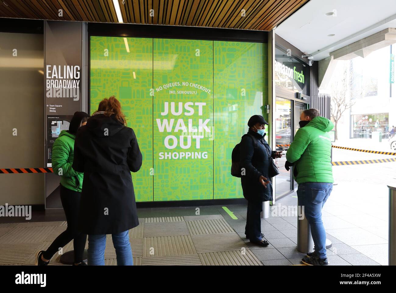 Amazon Fresh a physical store that offers a convenient grocery