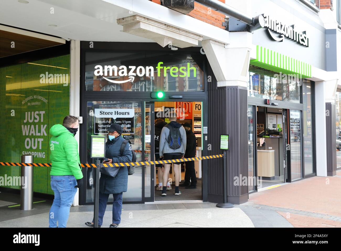 Physical store concept hires stock photography and images Alamy