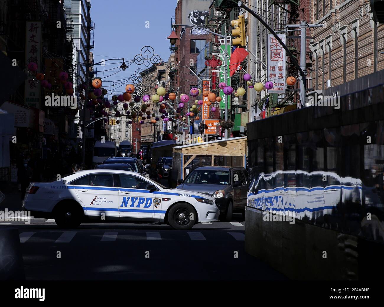 Nypd covid 19 hi-res stock photography and images - Alamy