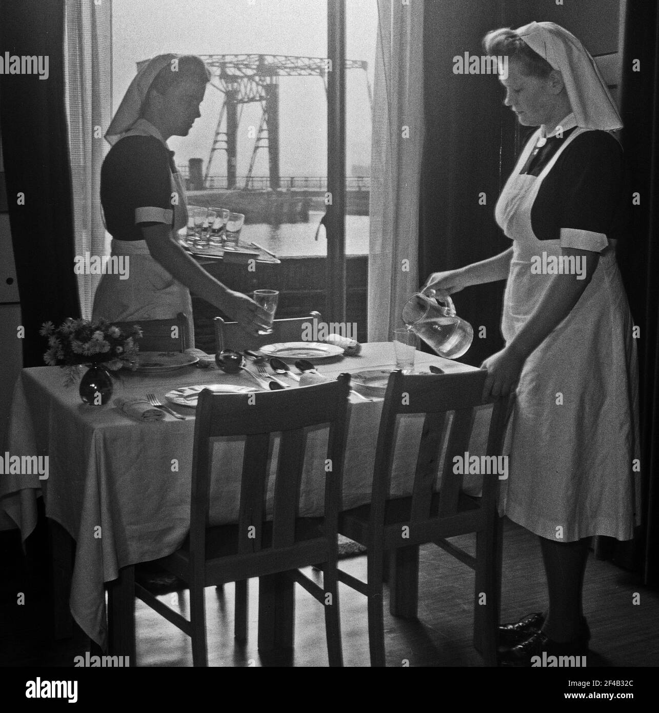 1940s nursing hi-res stock photography and images - Alamy
