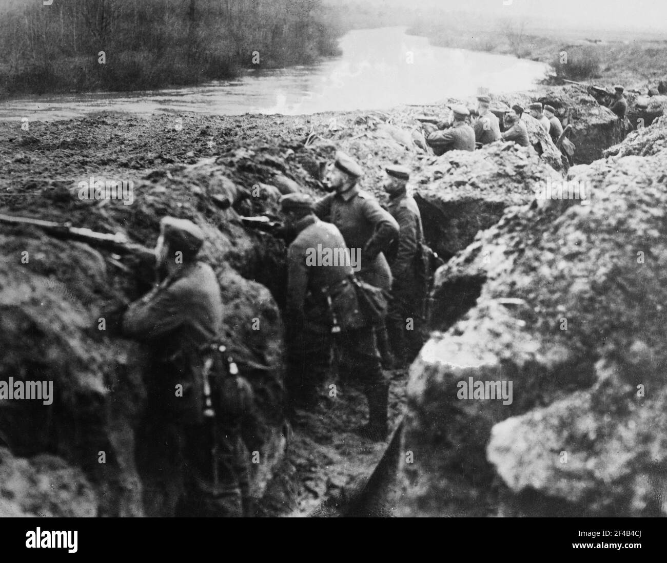 German soldiers in trenches along the Aisne River in France during World War I ca. 1914-1915 Stock Photo