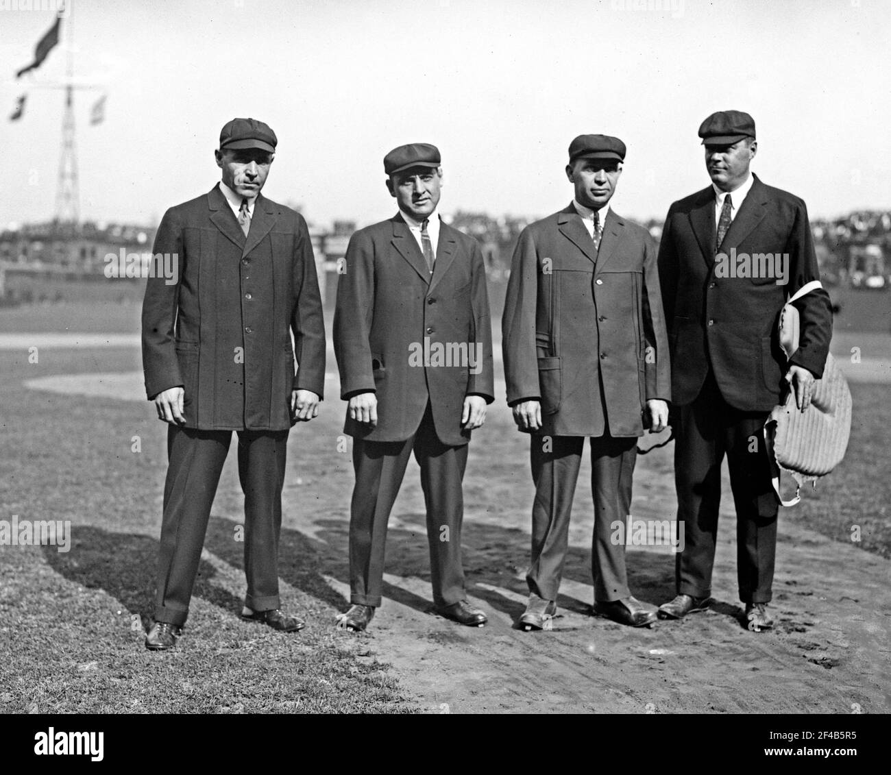 Bill Byron, Hildebrand, Bill Klem, Bill Dinneen (umpires) ca
