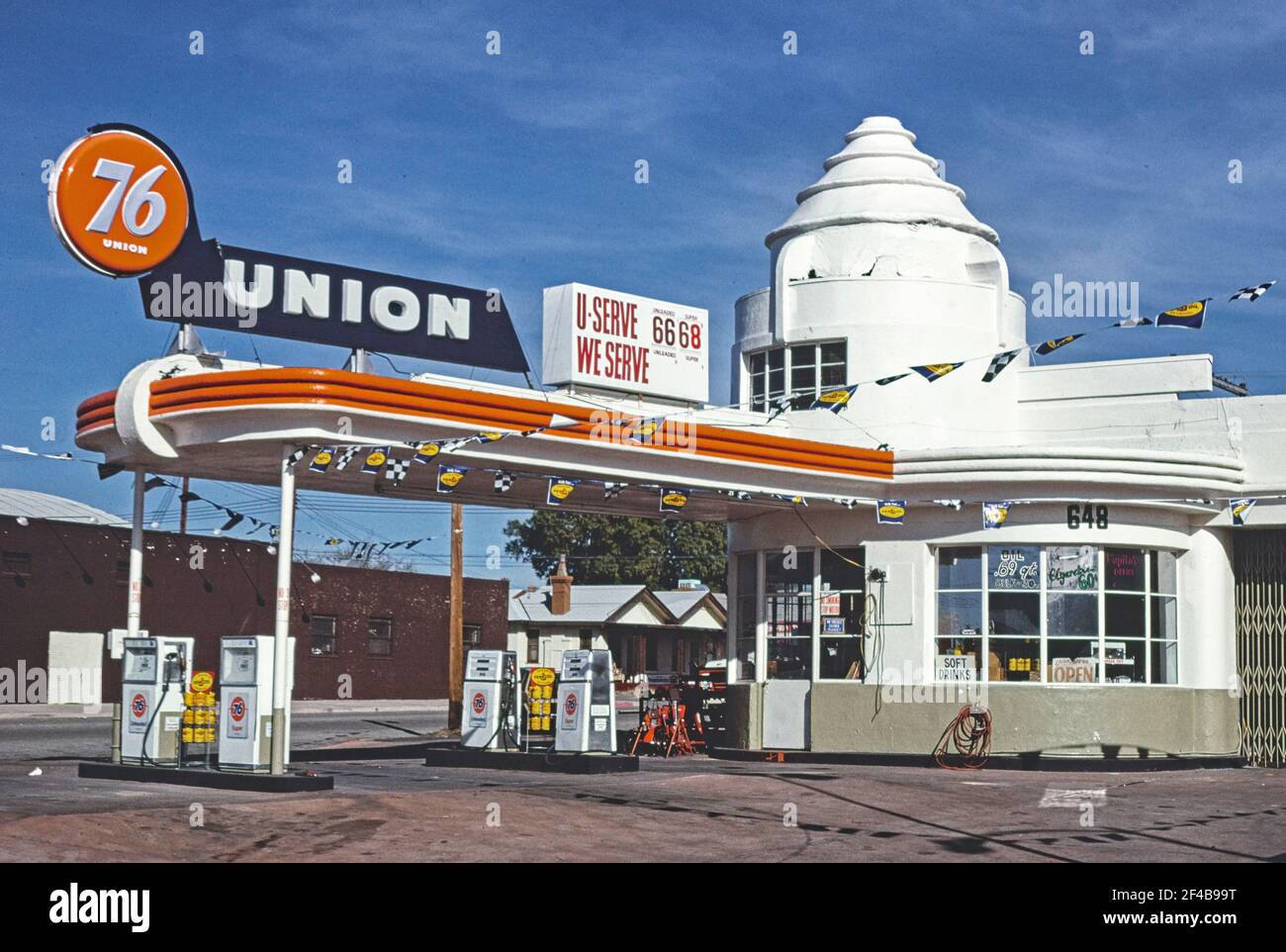 Archival gas prices hires stock photography and images Alamy