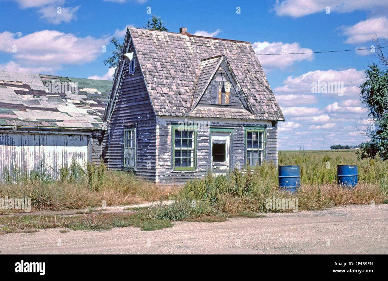 Old gas station angle 1 Route 175 Odebolt Iowa ca. 1987 Stock Photo Alamy