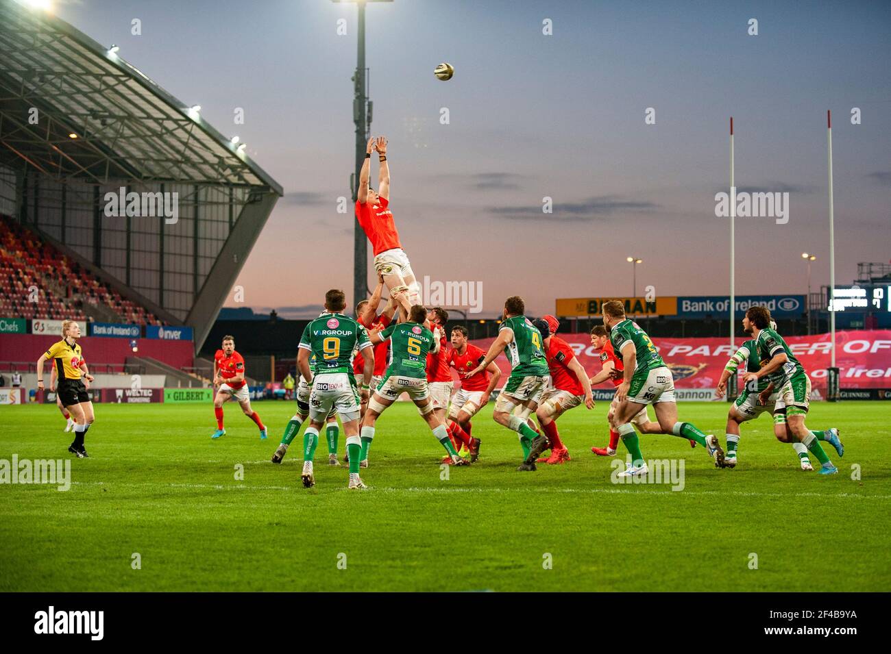 Limerick, Ireland. 19th Mar, 2021. Players in action during the Guinness PRO14 Round 16 match between Munster Rugby and Benetton Rugby at Thomond Park in Limerick, Ireland on March 19, 2021 (Photo by Andrew SURMA/SIPA USA) Credit: Sipa USA/Alamy Live News Stock Photo