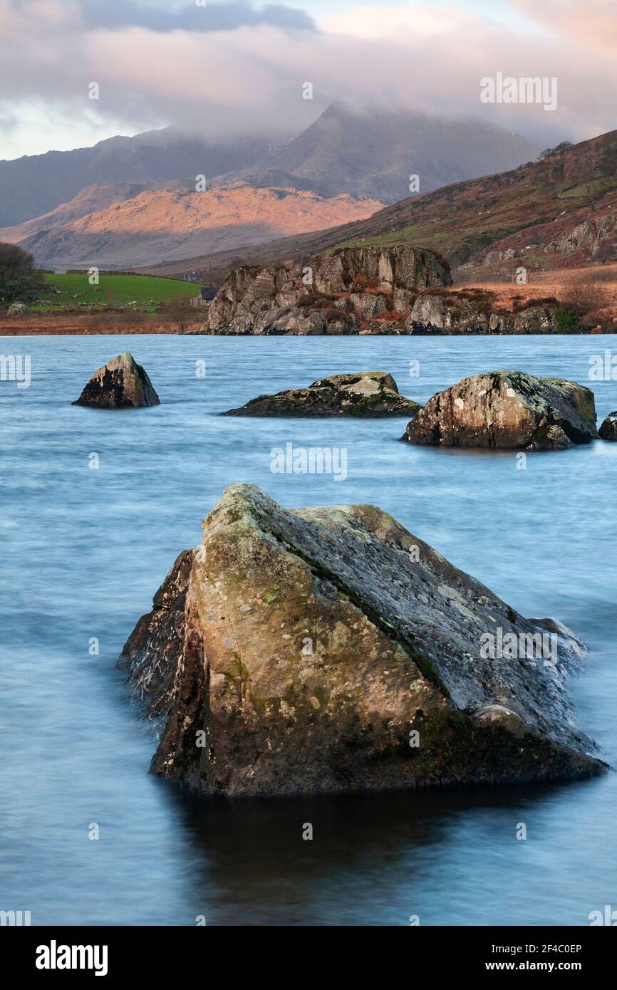Llyn Mymbyr and Snowdon at sunrise, Snowdonia, North Wales Stock Photo